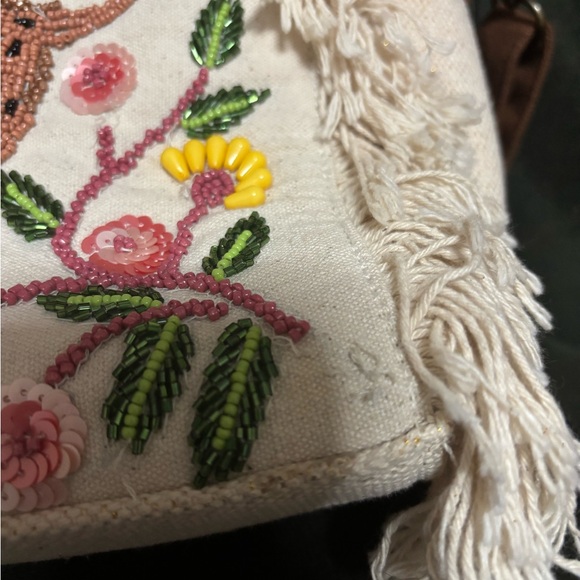 America & Beyond Purse Beaded - Picture 8 of 9